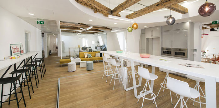 金融公司辦公室裝修設(shè)計效果圖