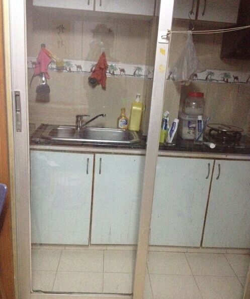 廚房透明玻璃門效果圖——事發現場