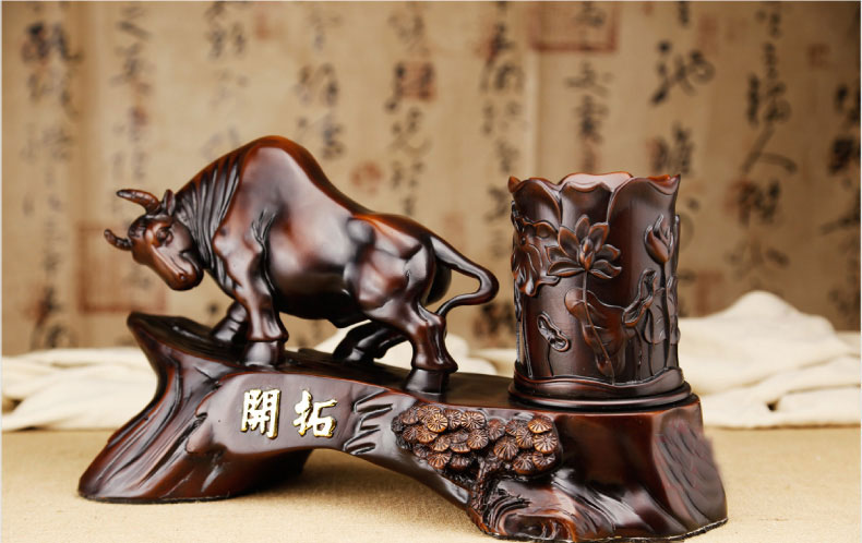 牛擺件主運勢如虹，事業(yè)騰飛