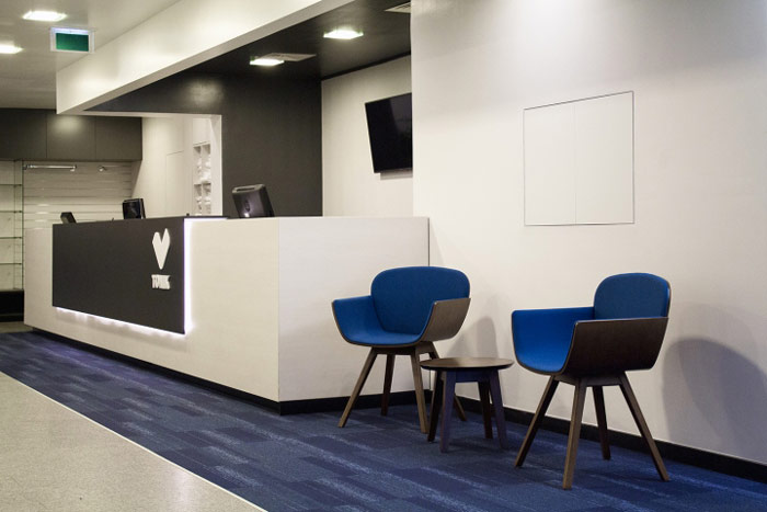 健康俱樂部辦公室前臺休息區域空間裝修設計效果圖