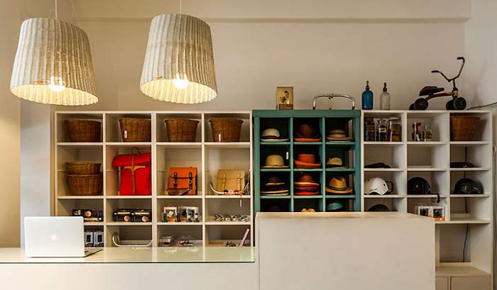 工業(yè)元素自行車店鋪前臺(tái)背景墻裝修設(shè)計(jì)案例效果圖