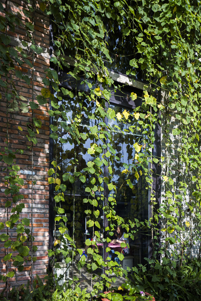 服裝廠房樣本區(qū)窗戶(hù)裝修設(shè)計(jì)效果圖