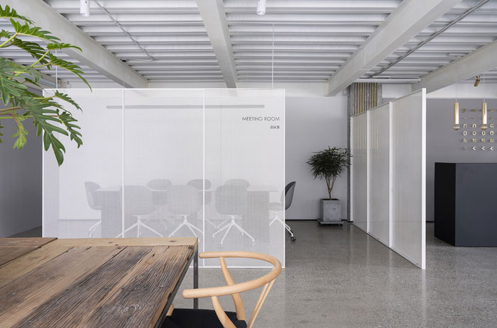 家具公司辦公室會(huì)議室裝修設(shè)計(jì)效果圖