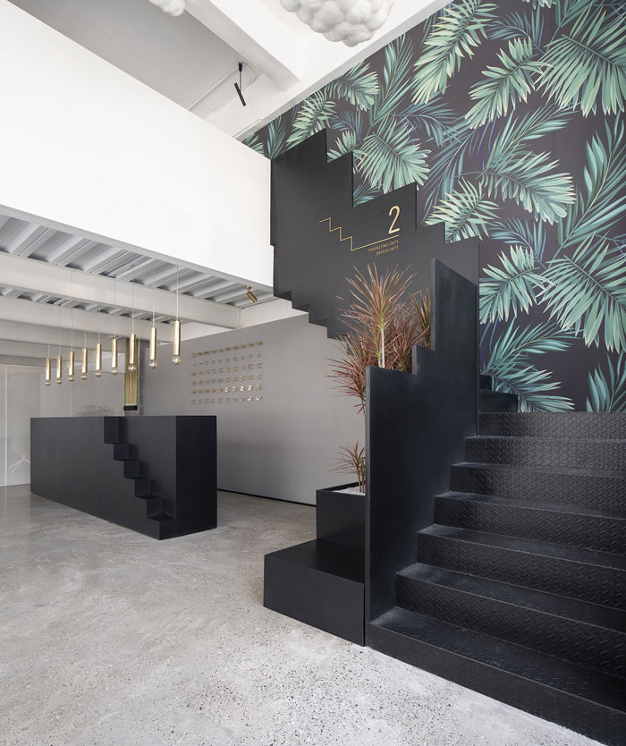 家具公司辦公室樓梯裝修設(shè)計(jì)效果圖