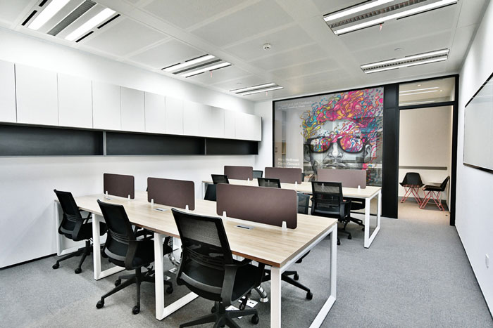 聯(lián)合辦公大樓辦公區(qū)裝修設計效果圖