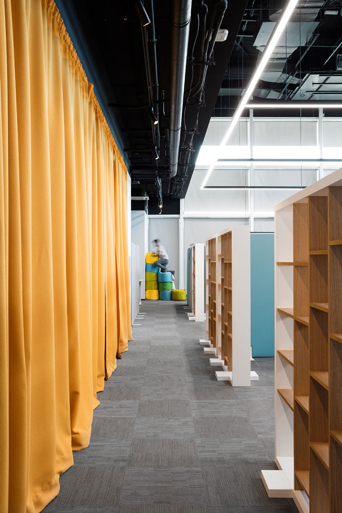 1100平方辦公室過道裝修設計效果圖