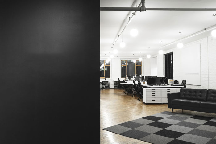 工業(yè)風格辦公室進門區(qū)裝修設(shè)計效果圖