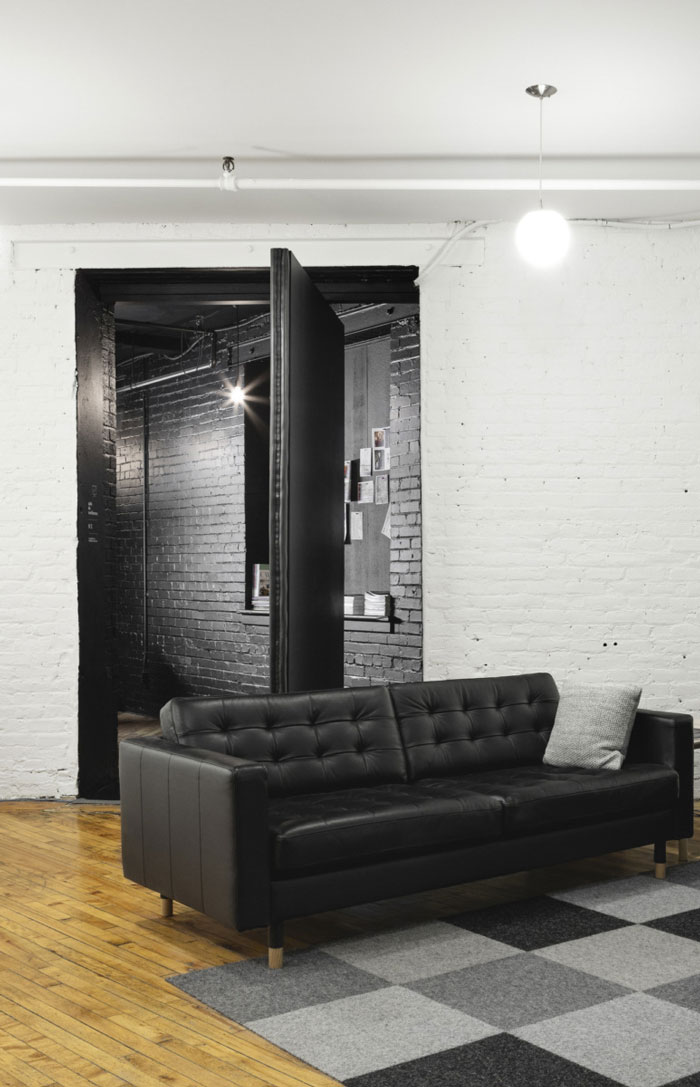 工業(yè)風格辦公室接待區(qū)裝修設(shè)計效果圖