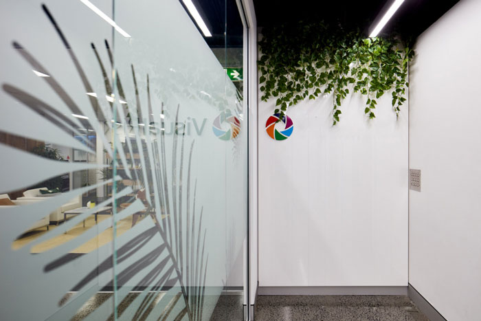 管理公司辦公室進(jìn)門區(qū)裝修設(shè)計(jì)效果圖