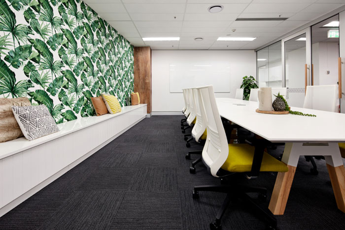 管理公司辦公室會(huì)議室裝修設(shè)計(jì)效果圖