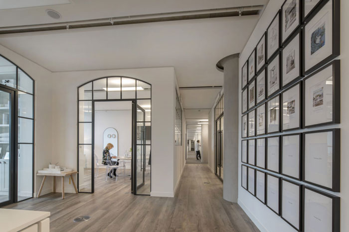 女裝公司辦公室過道裝修設計效果圖