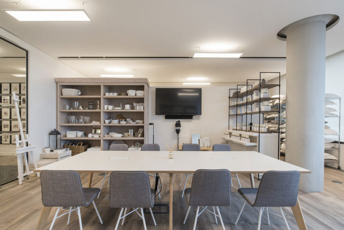 女裝公司辦公室會議室裝修設計效果圖