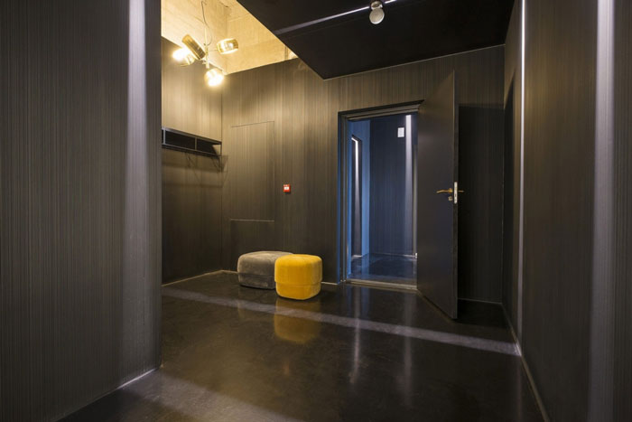 印刷公司辦公室進門區(qū)裝修設(shè)計效果圖