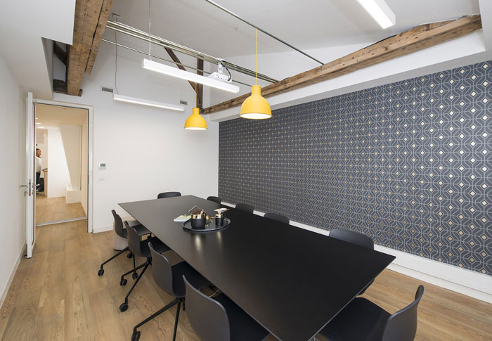 金融公司辦公室會議室裝修設(shè)計(jì)效果圖