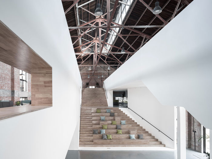 廠房改造辦公室樓梯裝修設計效果圖