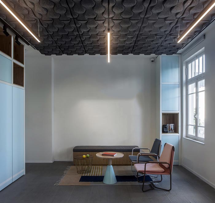 財務公司辦公室洽談區(qū)裝修設(shè)計效果圖