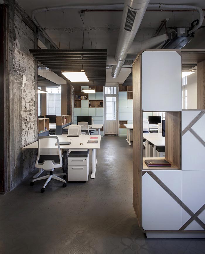 財務公司辦公室辦公區(qū)裝修設(shè)計效果圖