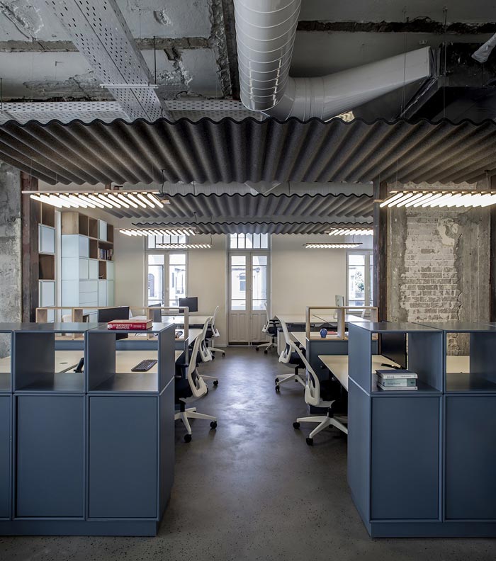 財務公司辦公室辦公區(qū)裝修設(shè)計效果圖