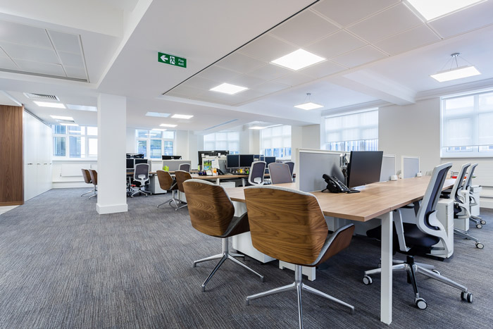 現代風格辦公室辦公區裝修效果圖