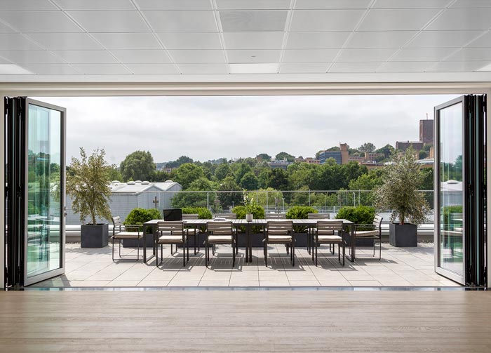 商業(yè)園辦公室露臺(tái)裝修設(shè)計(jì)效果圖